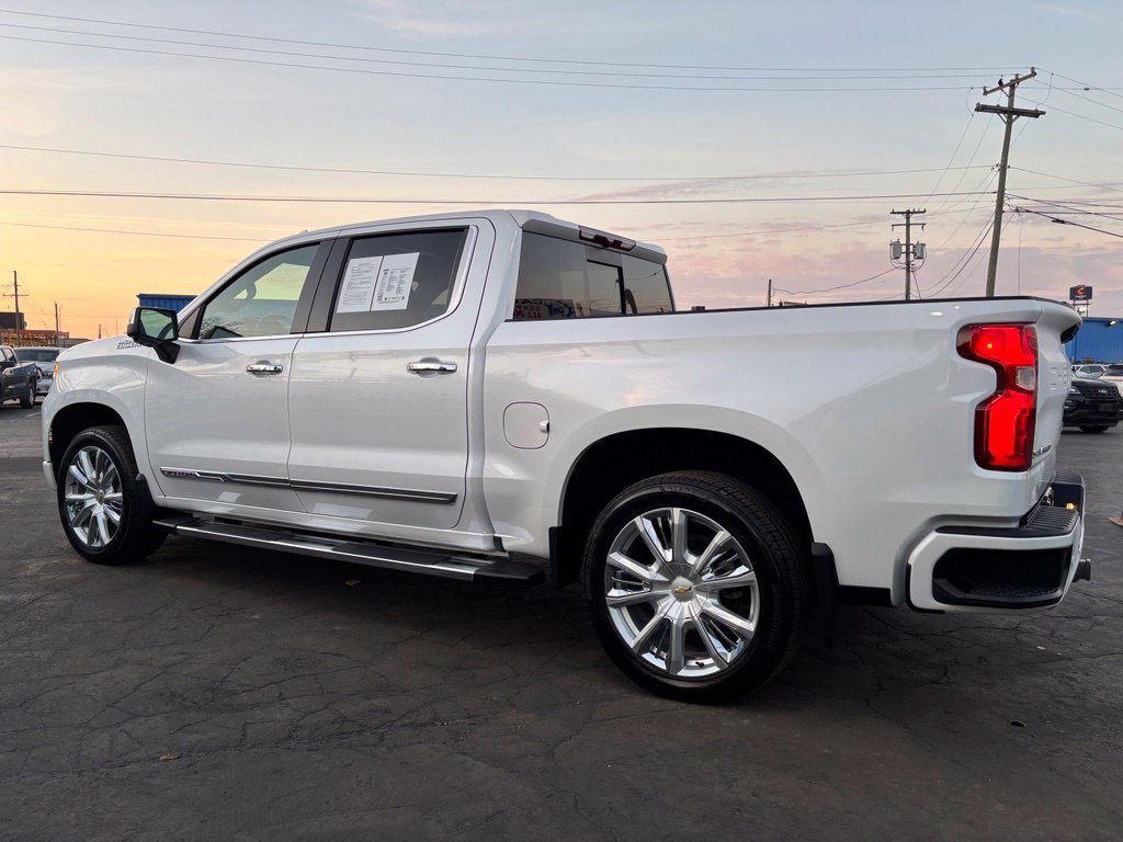 Used 2024 Chevrolet Silverado 1500 High Country w/ High Country Premium Package AWD/4WD image 7