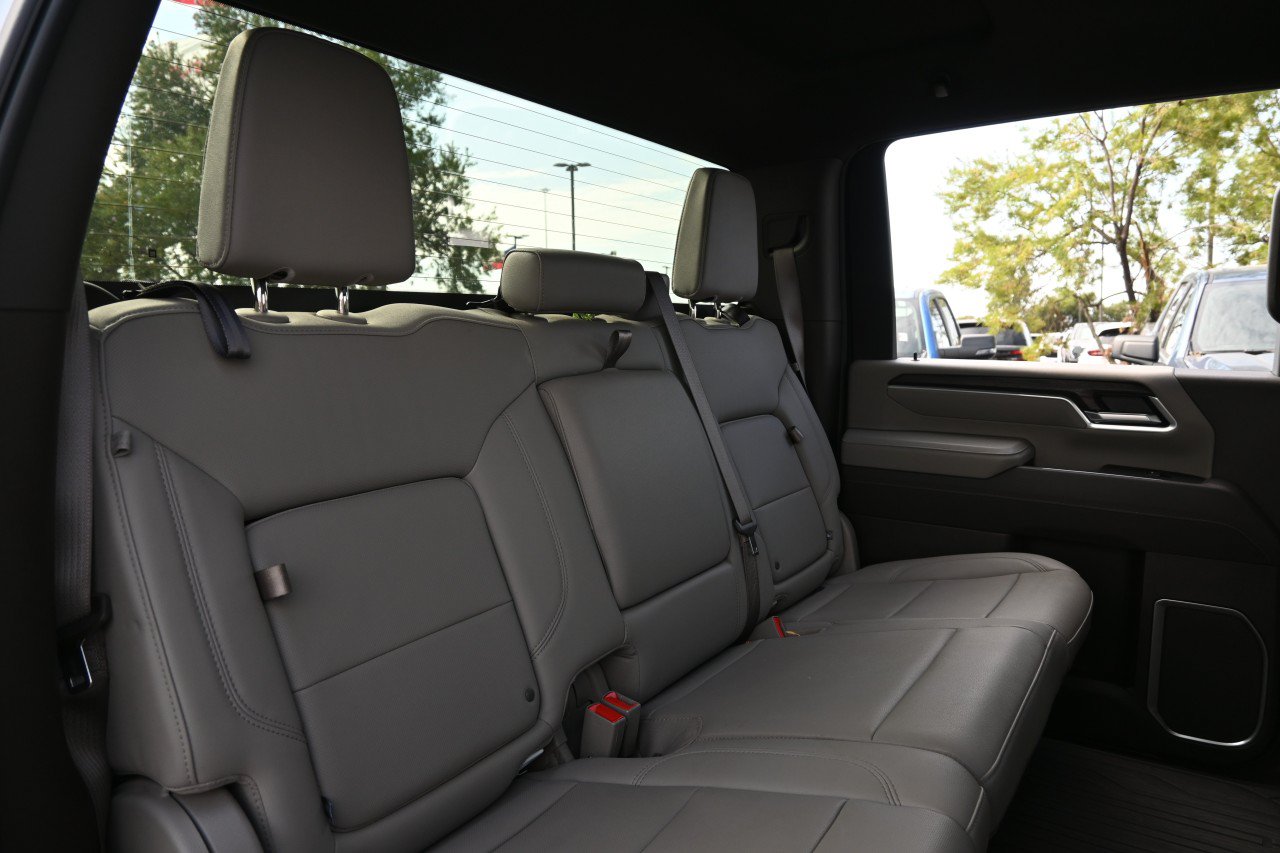 Used 2026 GMC Sierra 2500 SLT AWD/4WD image 23