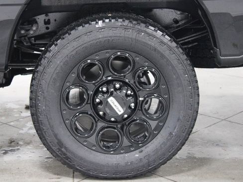 New 2026 Ford F250 Lariat w/ Black Appearance Package image 18