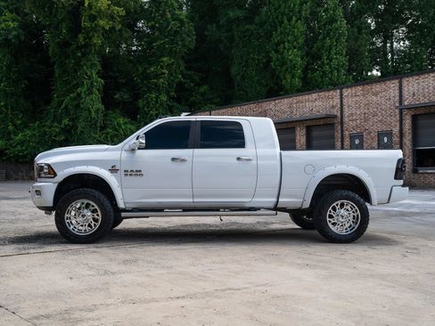 Used 2015 RAM 3500 Laramie w/ Convenience Group AWD/4WD image 4