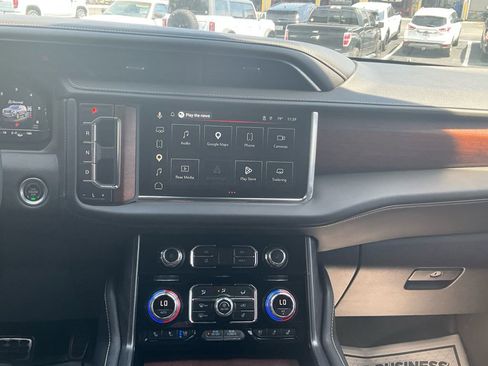 Used 2024 GMC Yukon Denali Ultimate AWD/4WD image 24