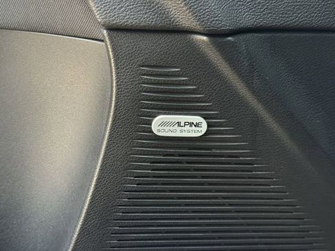Used 2016 Dodge Challenger R/T RWD image 21