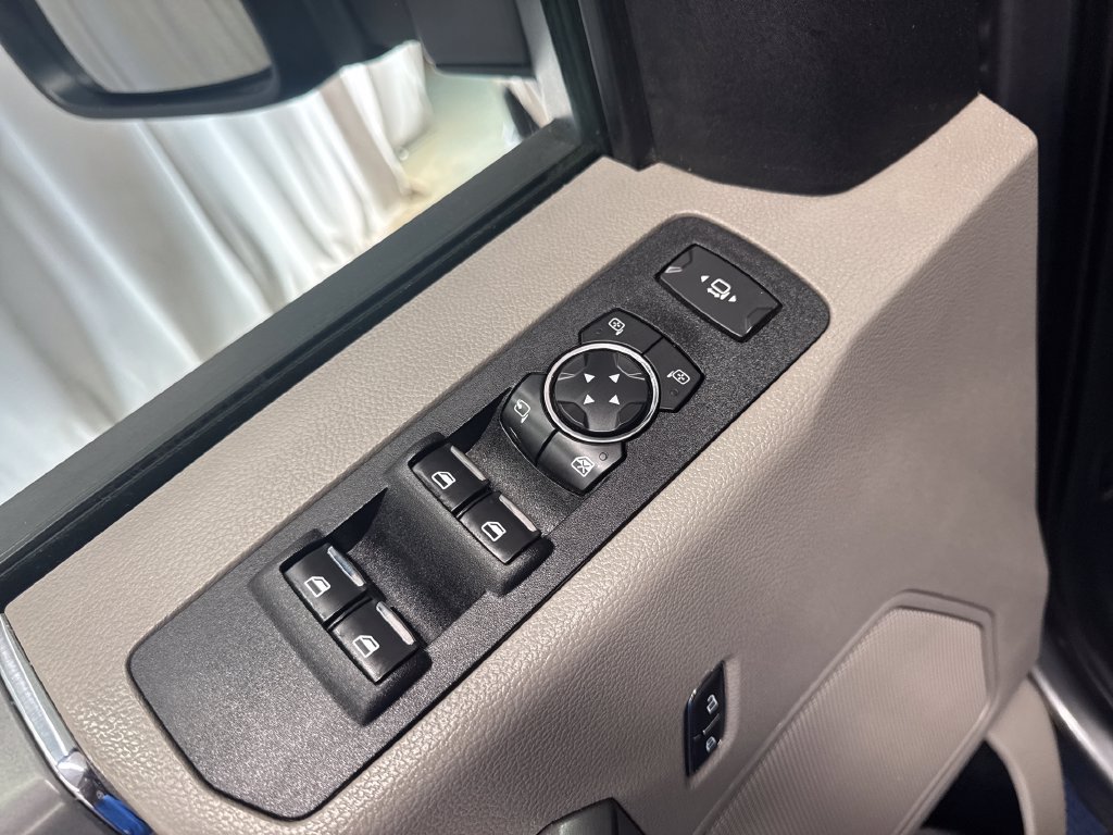 Used 2021 Ford F250 XLT w/ XLT Premium Package AWD/4WD image 11