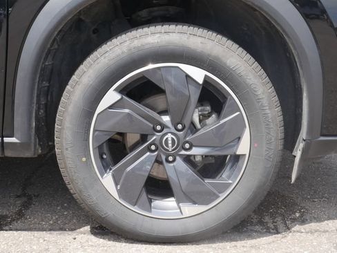 Used 2024 Nissan Rogue SV FWD image 7