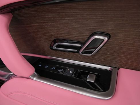 Used 2025 Land Rover Range Rover SE image 35