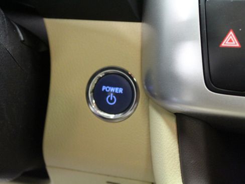 Used 2014 Toyota Highlander Limited Platinum image 14