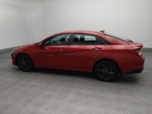 Used 2022 Hyundai Elantra SEL image 3