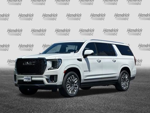Used 2023 GMC Yukon XL Denali Ultimate AWD/4WD image 9