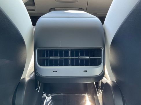 Used 2023 Tesla Model 3 Performance image 28