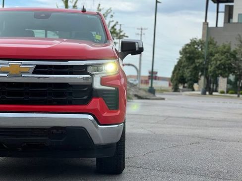 Used 2023 Chevrolet Silverado 1500 LT w/ Safety Package AWD/4WD image 11
