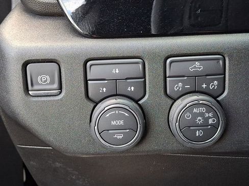 Used 2025 Chevrolet Silverado 2500 LT w/ Convenience Package AWD/4WD image 28