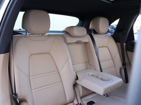 Used 2019 Porsche Cayenne image 30