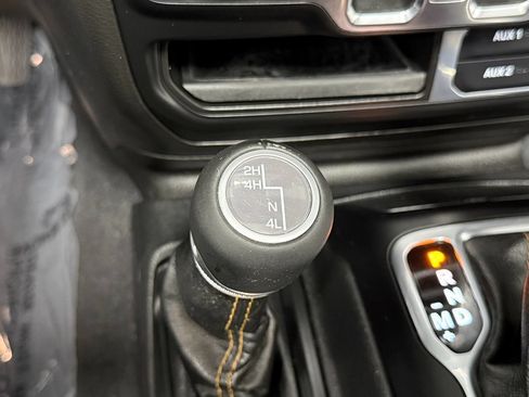 Used 2022 Jeep Wrangler Unlimited Sahara AWD/4WD image 25