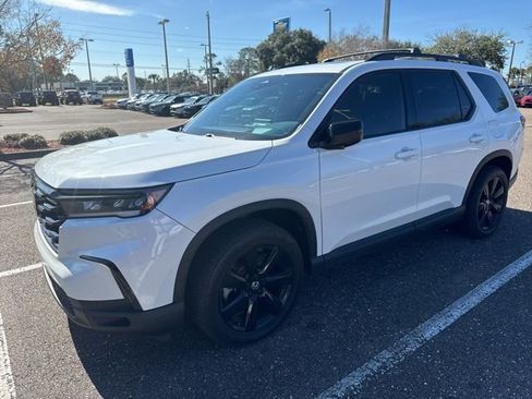Used 2025 Honda Pilot Black Edition image 1