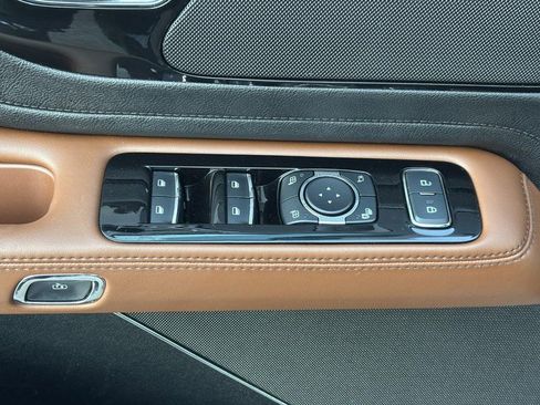 Used 2023 Lincoln Aviator Reserve w/ Equipment Group 201A image 17