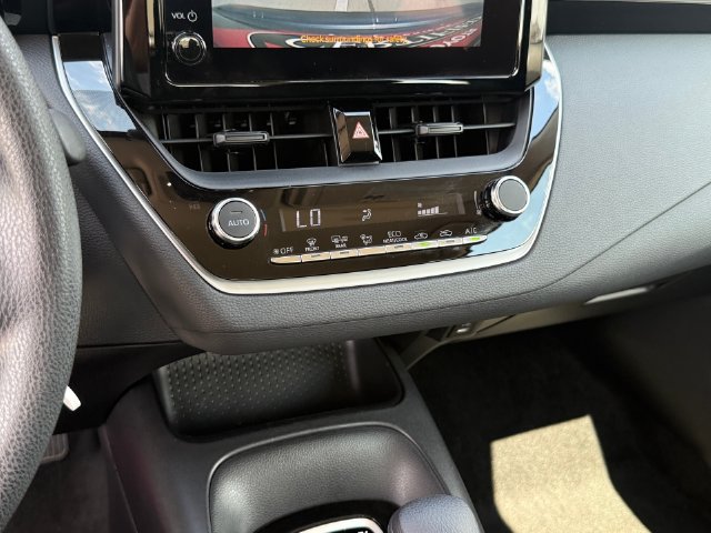 Used 2026 Toyota Corolla LE FWD image 17