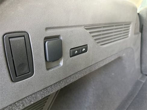 Certified 2024 Lincoln Nautilus Premier image 42