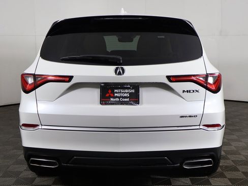 Used 2023 Acura MDX SH-AWD image 13