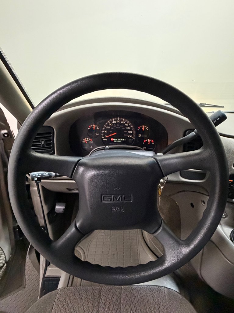 Used 2001 GMC Safari Passenger RWD image 17