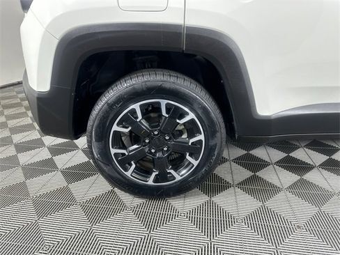 Certified 2023 Jeep Renegade Latitude image 6