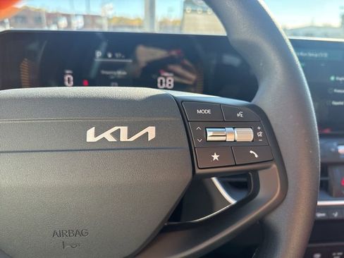 New 2025 Kia K4 LXS image 26