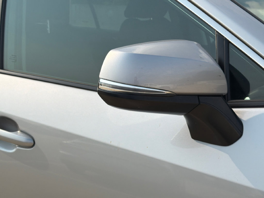 Used 2025 Toyota RAV4 XLE AWD/4WD image 8
