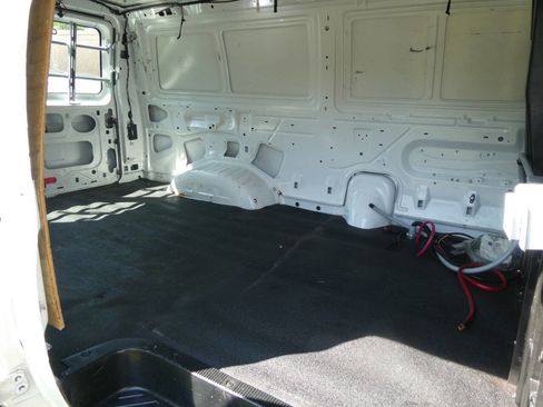 Used 2013 Ford E-250 and Econoline 250 image 12