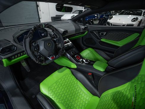 Used 2018 Lamborghini Huracan LP 580-2 RWD image 18
