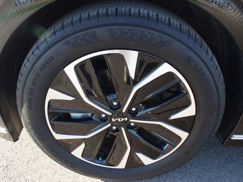 Used 2022 Kia EV6 Wind image 24