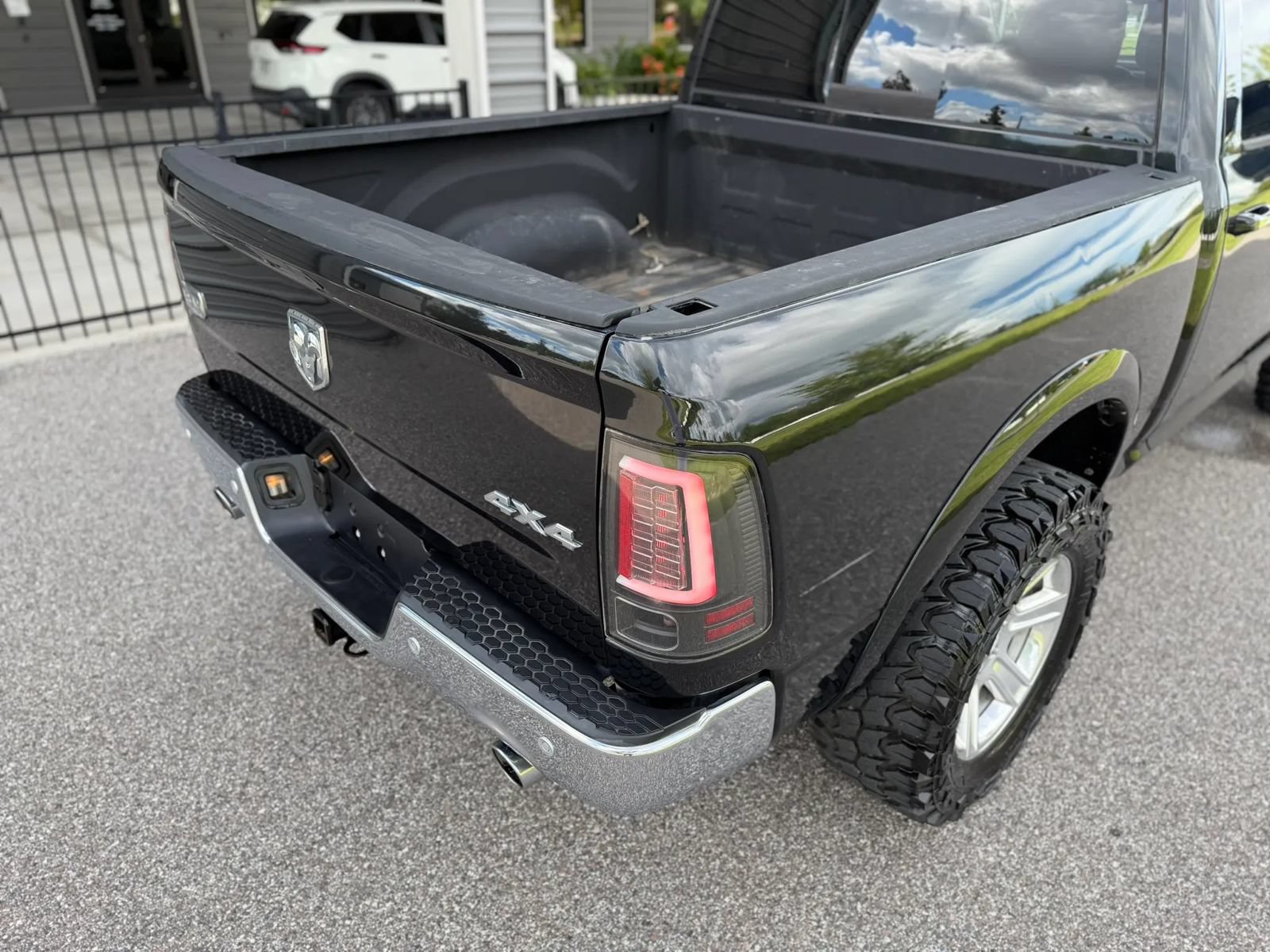 Used 2015 RAM 1500 Laramie Longhorn w/ Convenience Group AWD/4WD image 9