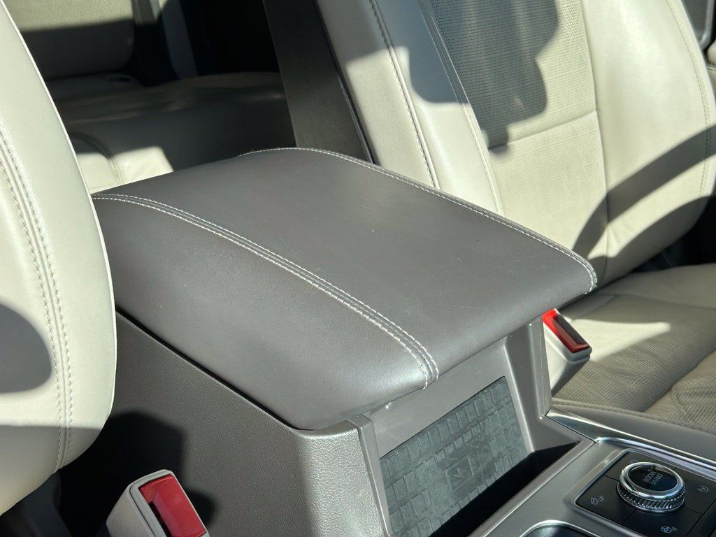 Used 2020 Ford Explorer Platinum w/ Premium Technology Package AWD/4WD image 40