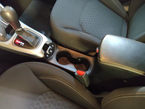 Used 2018 Jeep Compass Sport w/ Tech Group image 26