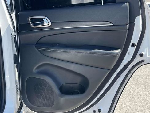 Used 2015 Jeep Grand Cherokee Limited AWD/4WD image 24