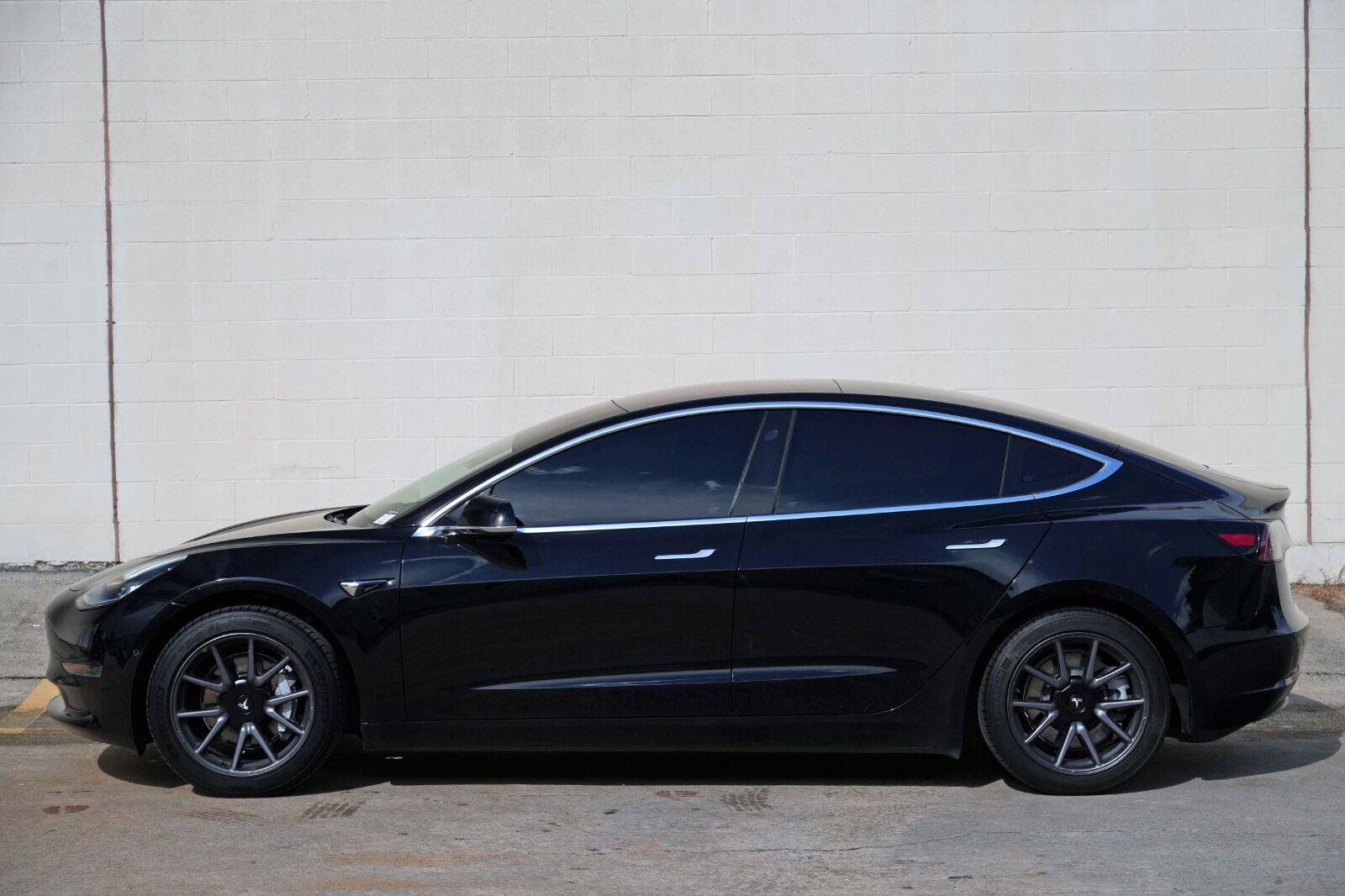 Used 2018 Tesla Model 3 Long Range RWD image 47