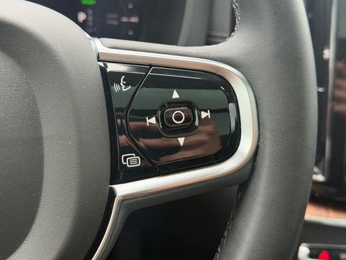 Certified 2023 Volvo XC60 T8 Ultimate AWD/4WD image 18