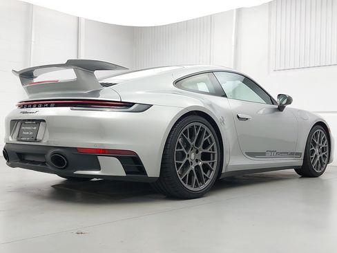 Used 2024 Porsche 911 Carrera image 7