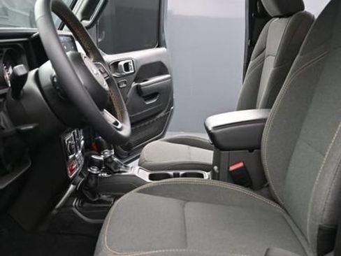 Used 2024 Jeep Wrangler Unlimited Sport AWD/4WD image 11