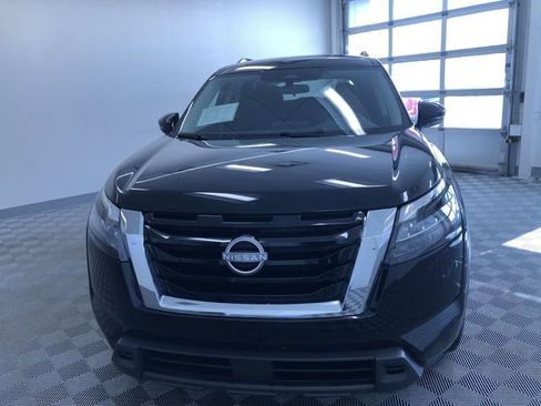 Used 2025 Nissan Pathfinder SV image 15