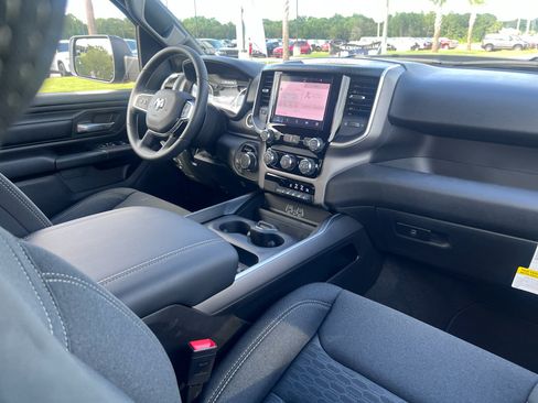 New 2026 RAM 1500 Express AWD/4WD image 14