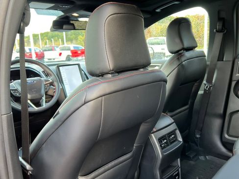 Certified 2024 Ford Edge ST-Line image 32