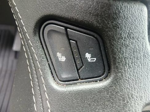 Used 2019 Chevrolet Suburban LT AWD/4WD image 23