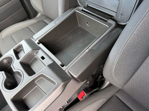 Used 2025 Chevrolet Silverado 1500 LT image 30