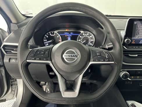 Certified 2021 Nissan Altima 2.5 SV image 14