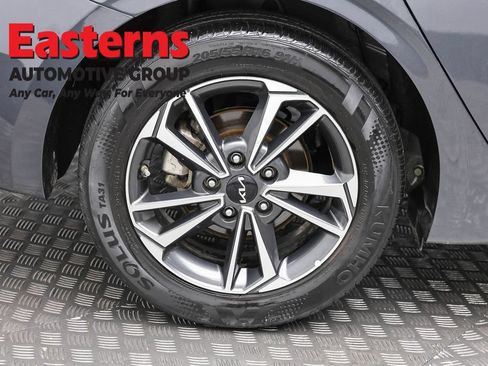 Used 2024 Kia Forte LXS FWD image 29