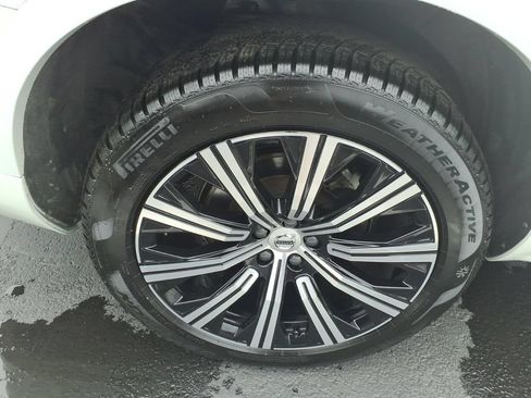 Used 2024 Volvo XC90 B5 Core w/ Protection Package Premier AWD/4WD image 11