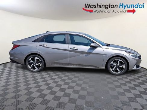 Used 2021 Hyundai Elantra SEL w/ Convenience + Premium Package FWD image 7