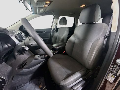 Used 2020 Kia Sorento LX FWD image 22