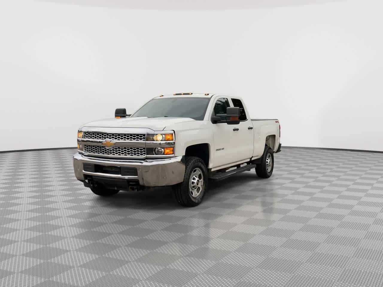 Used 2019 Chevrolet Silverado 2500 W/T AWD/4WD image 4