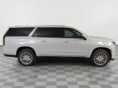 Used 2021 Cadillac Escalade ESV Premium Luxury AWD/4WD image 9
