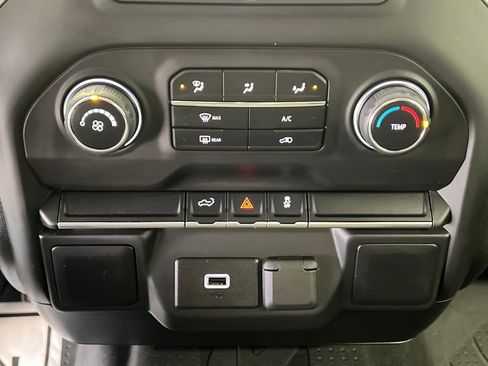 Used 2019 Chevrolet Silverado 1500 Custom w/ Custom Value Package image 28